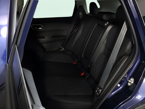 Used 2025 Nissan Rogue Platinum w/ Platinum Premium Package FWD image 16