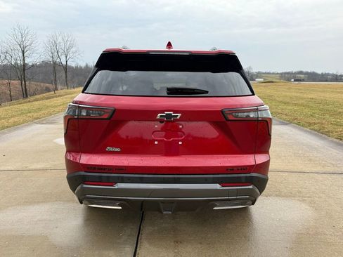 Used 2025 Chevrolet Equinox ACTIV image 4