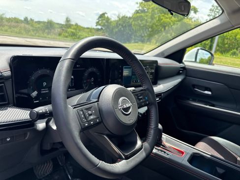 Used 2025 Nissan Kicks SR AWD/4WD image 21