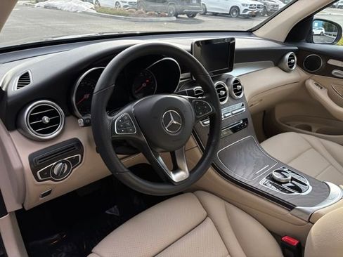 Used 2019 Mercedes-Benz GLC 300 4MATIC image 16