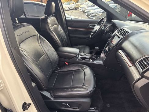 Used 2018 Ford Explorer Platinum image 23