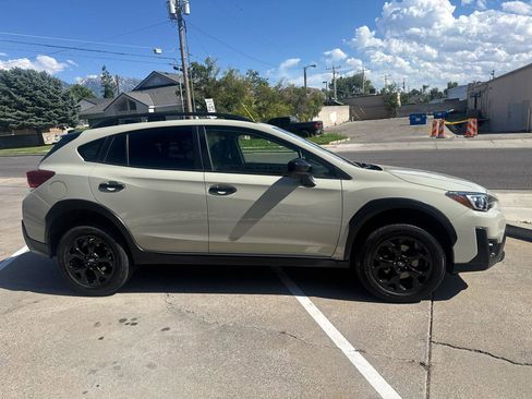 Used 2023 Subaru Crosstrek 2.0i Premium w/ Special Edition AWD/4WD image 4
