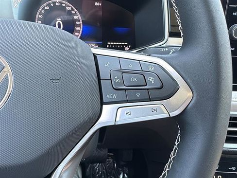 New 2025 Volkswagen Taos SE image 18