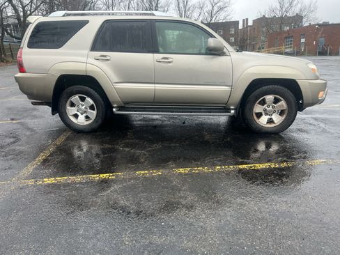 Used 2004 Toyota 4Runner Limited image 2