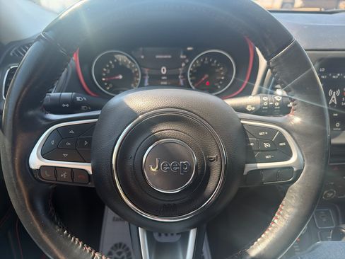 Used 2018 Jeep Compass Trailhawk w/ Navigation Group AWD/4WD image 14