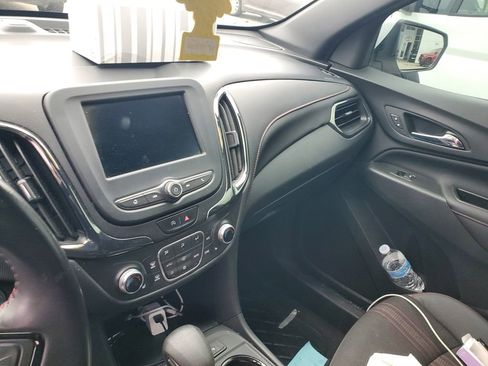 Used 2022 Chevrolet Equinox RS FWD image 12