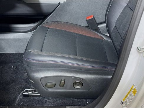 New 2025 Chevrolet Equinox EV RS image 17