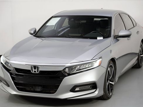 Used 2018 Honda Accord Sport image 41
