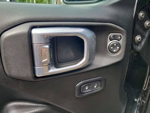 Used 2020 Jeep Wrangler Unlimited Sport AWD/4WD image 22