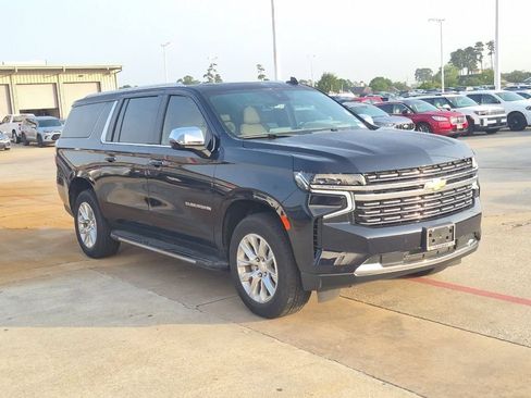 Used 2024 Chevrolet Suburban Premier w/ Premium Package RWD image 22