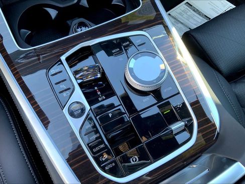 New 2026 BMW X5 xDrive50e w/ Executive Package image 18