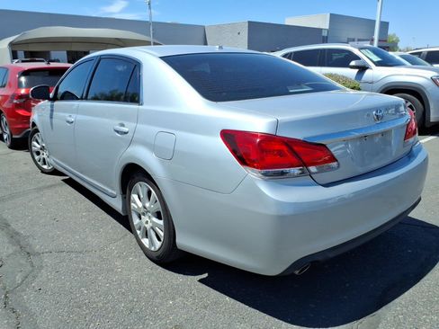 Used 2012 Toyota Avalon FWD image 2