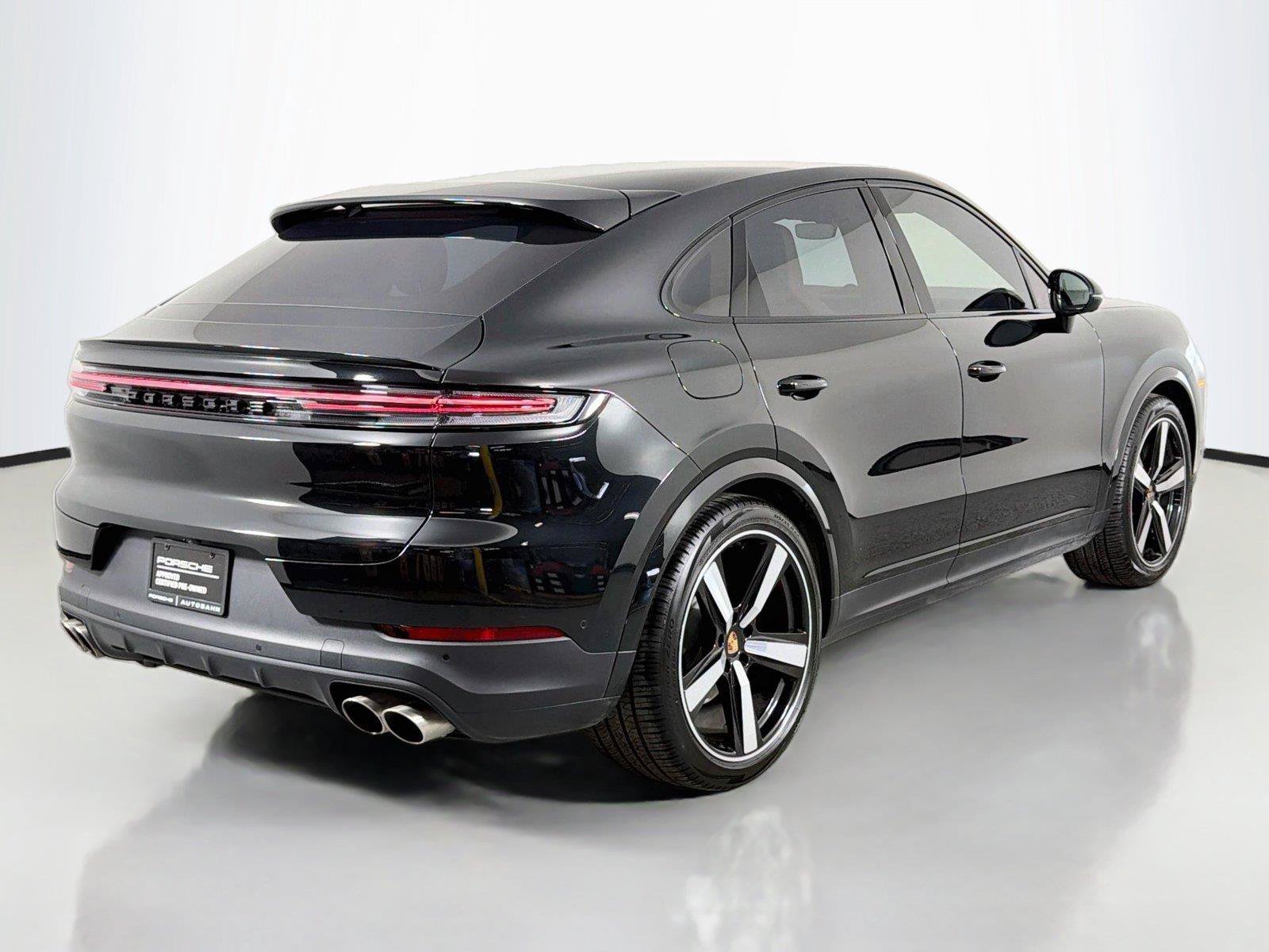 Certified 2025 Porsche Cayenne S AWD/4WD image 7