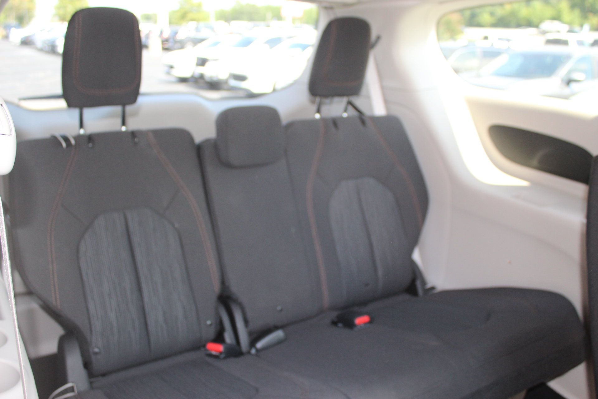 Used 2019 Chrysler Pacifica Touring Plus w/ Tire & Wheel Group FWD image 29
