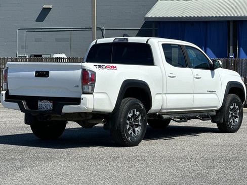 Used 2020 Toyota Tacoma TRD Off-Road w/ Technology Package image 4