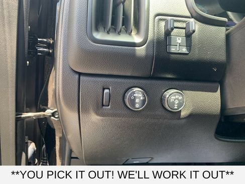 Used 2020 Chevrolet Colorado ZR2 w/ Colorado ZR2 Bison Edition AWD/4WD image 13
