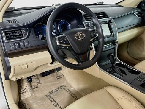 Used 2017 Toyota Camry XLE FWD image 9