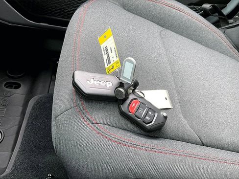 Used 2024 Jeep Wrangler Rubicon w/ Safety Group image 29