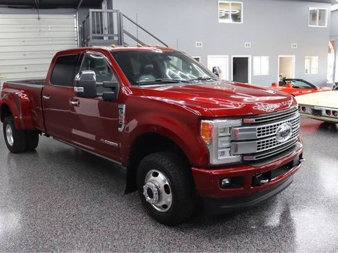 Used 2017 Ford F350 Platinum w/ Platinum Ultimate Package AWD/4WD image 11