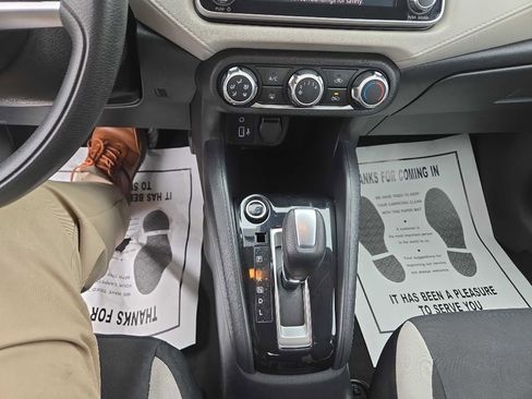 Used 2021 Nissan Versa SV image 14