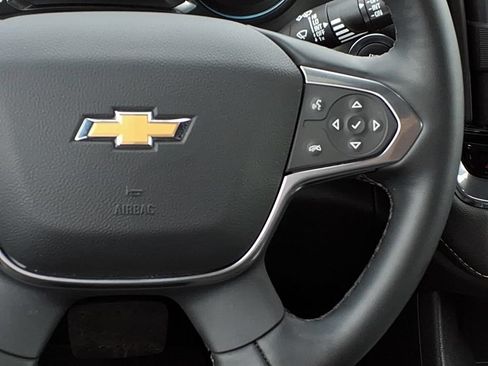 Used 2023 Chevrolet Traverse LT FWD image 11