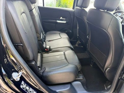 Used 2022 Mercedes-Benz GLB 250 4MATIC image 11