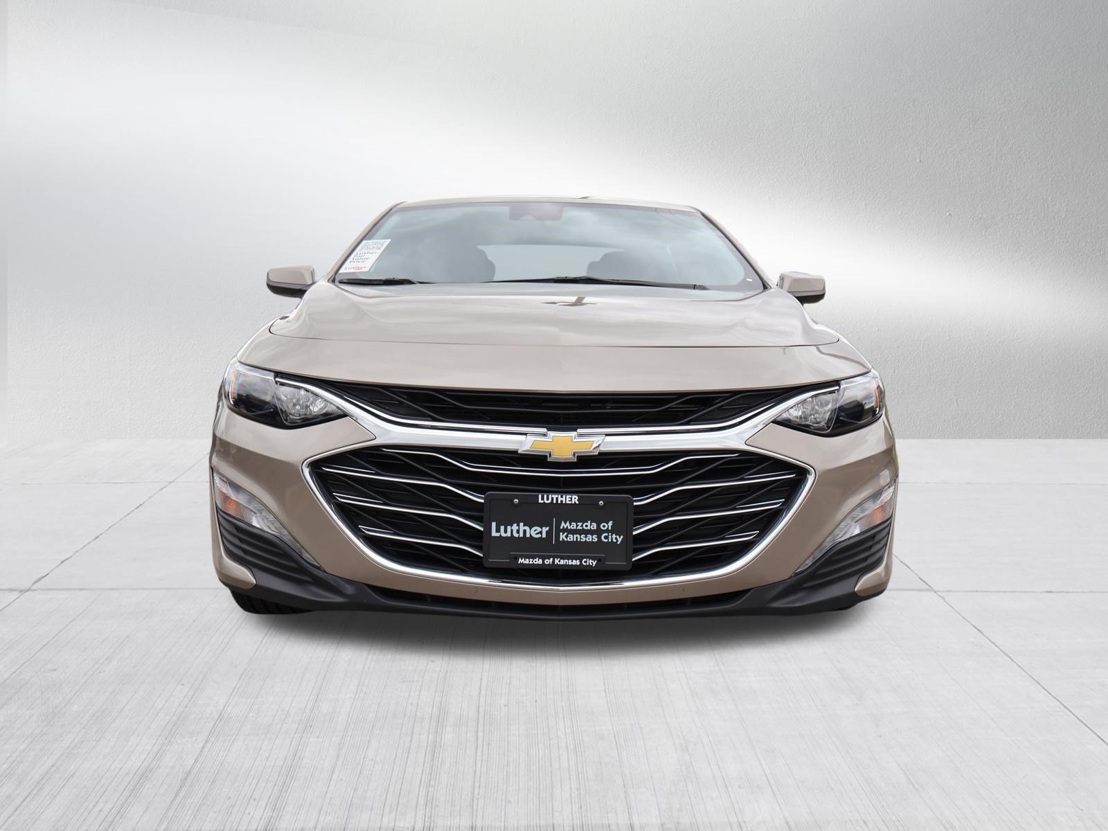 Used 2025 Chevrolet Malibu LT FWD image 2