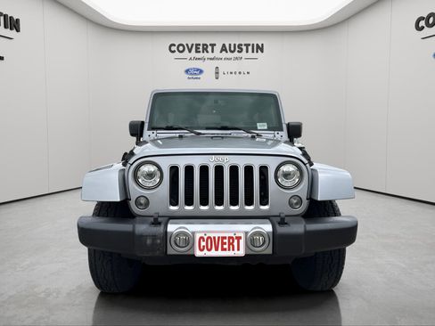 Used 2018 Jeep Wrangler Unlimited Sahara AWD/4WD image 8
