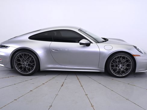 Used 2025 Porsche 911 Carrera image 8