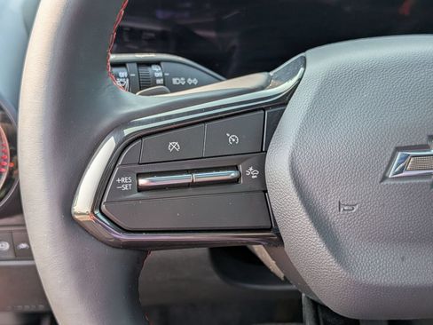Used 2025 Chevrolet Equinox EV RS FWD image 18