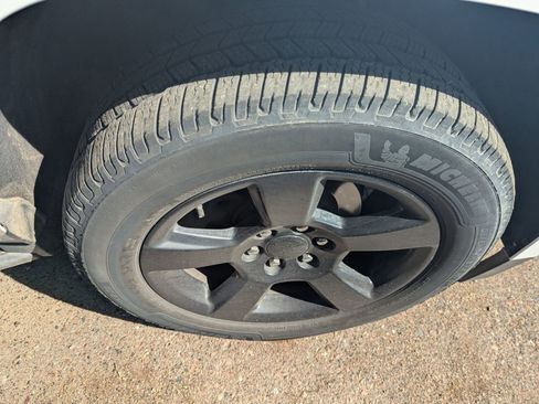 Used 2019 Chevrolet Tahoe LS w/ All-Season Package image 5