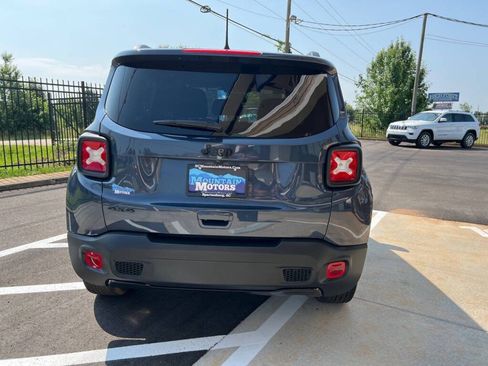 Used 2022 Jeep Renegade Altitude image 4