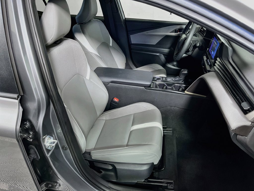 Used 2025 Toyota Camry SE FWD image 28