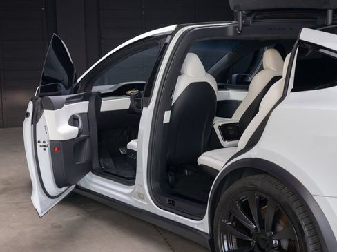 Used 2023 Tesla Model X Plaid AWD/4WD image 17