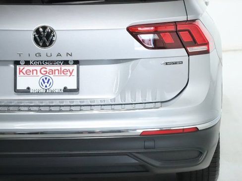 Certified 2024 Volkswagen Tiguan SE AWD/4WD image 47
