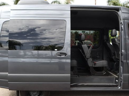 Used 2024 Mercedes-Benz Sprinter 2500 image 11