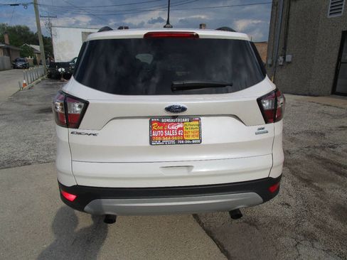 Used 2018 Ford Escape SE w/ SE Sync 3 Package FWD image 4