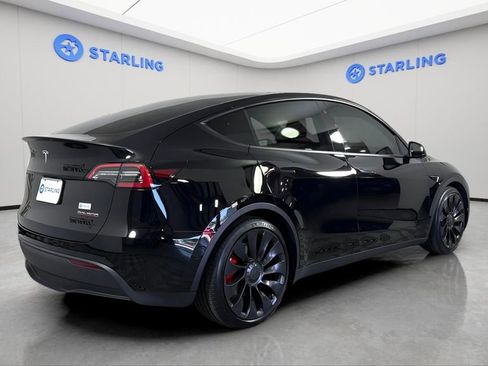 Used 2022 Tesla Model Y Performance image 9