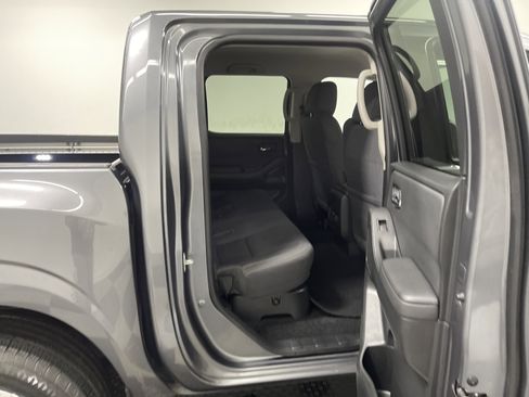 Used 2022 Nissan Frontier SV image 19