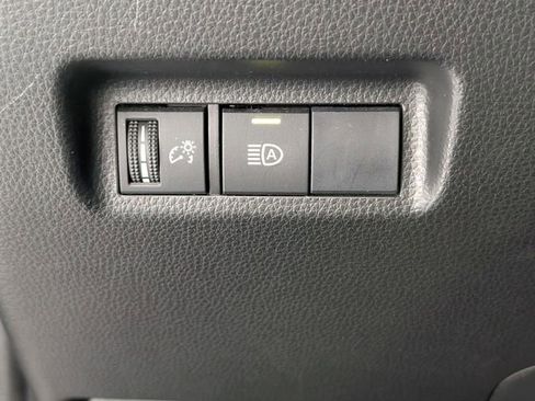 Used 2019 Toyota RAV4 LE image 13