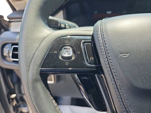 Used 2023 Lincoln Aviator AWD w/ Premium Package image 17