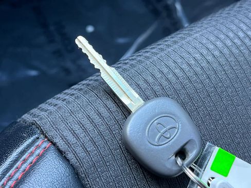 Used 2016 Toyota Camry SE image 27