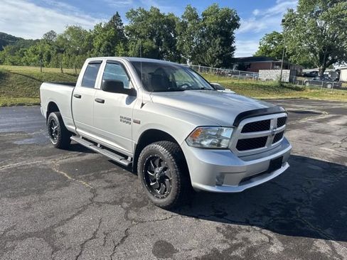 Used 2018 RAM 1500 Express w/ Express Value Package AWD/4WD image 2
