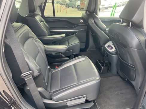 Used 2025 Lincoln Navigator Reserve image 18