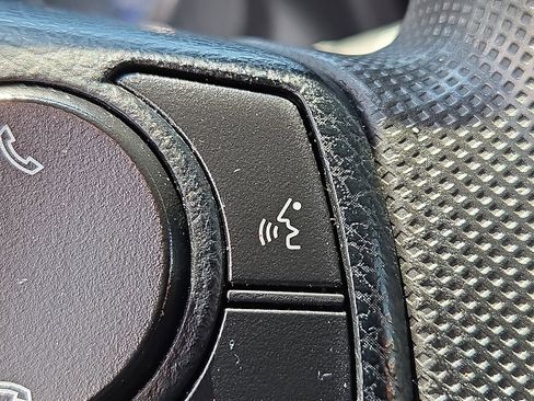 Used 2019 Toyota Corolla LE FWD image 25