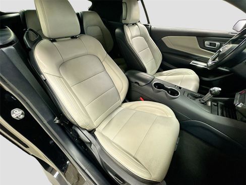 Used 2024 Ford Mustang Premium image 25