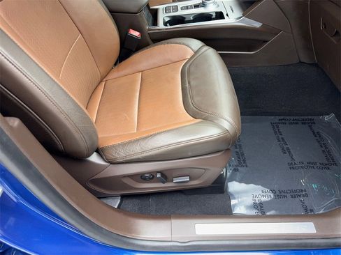 Used 2021 Ford Explorer King Ranch w/ Premium Technology Package image 47