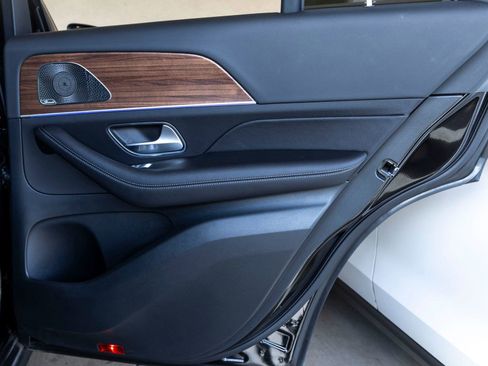 Used 2025 Mercedes-Benz GLE 350 4MATIC image 23