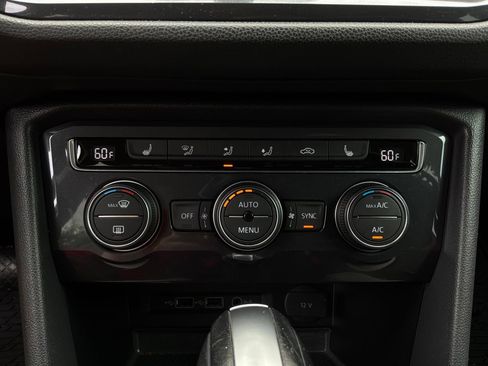 Used 2020 Volkswagen Tiguan SE AWD/4WD image 28