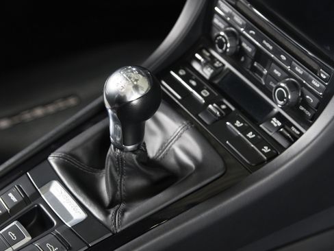 Used 2016 Porsche Boxster Spyder RWD image 6
